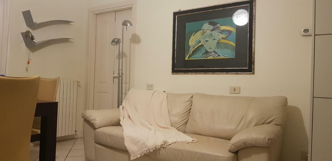 Bilocale Ristrutturato Ed Arredato Porta Romana Milano